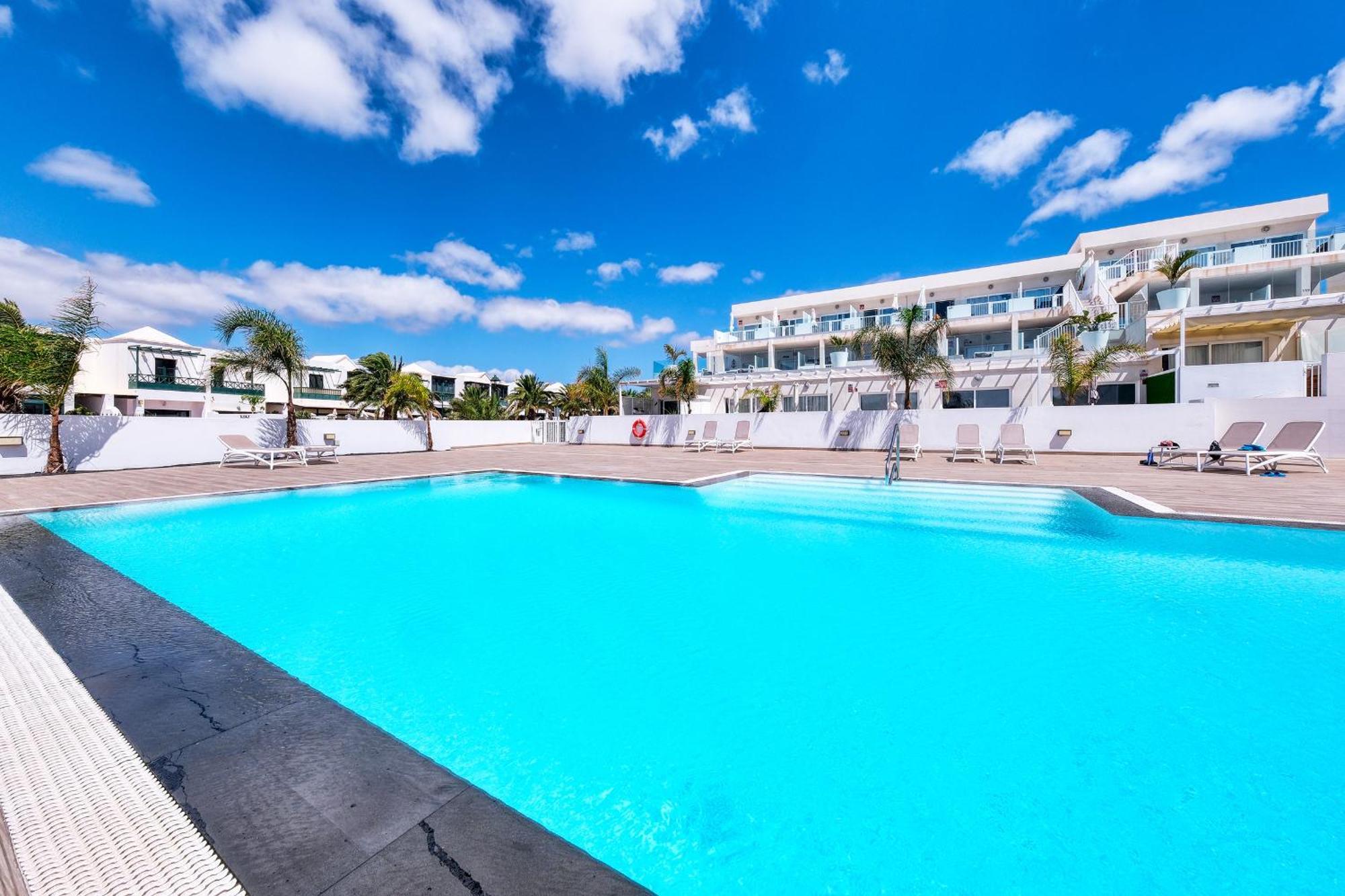 Luminosa Vivienda Vacacional Con Vista A La Piscina Costa Teguise Exterior photo